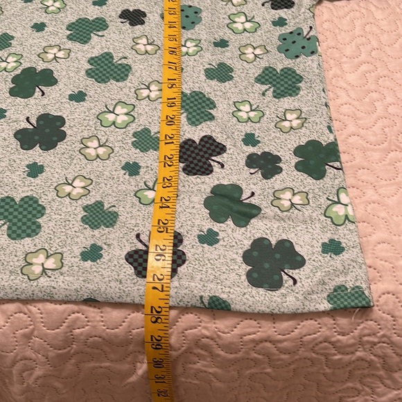 Women’s Size Large Shamrock St Patrick’s Shirt - Picture 15 of 15